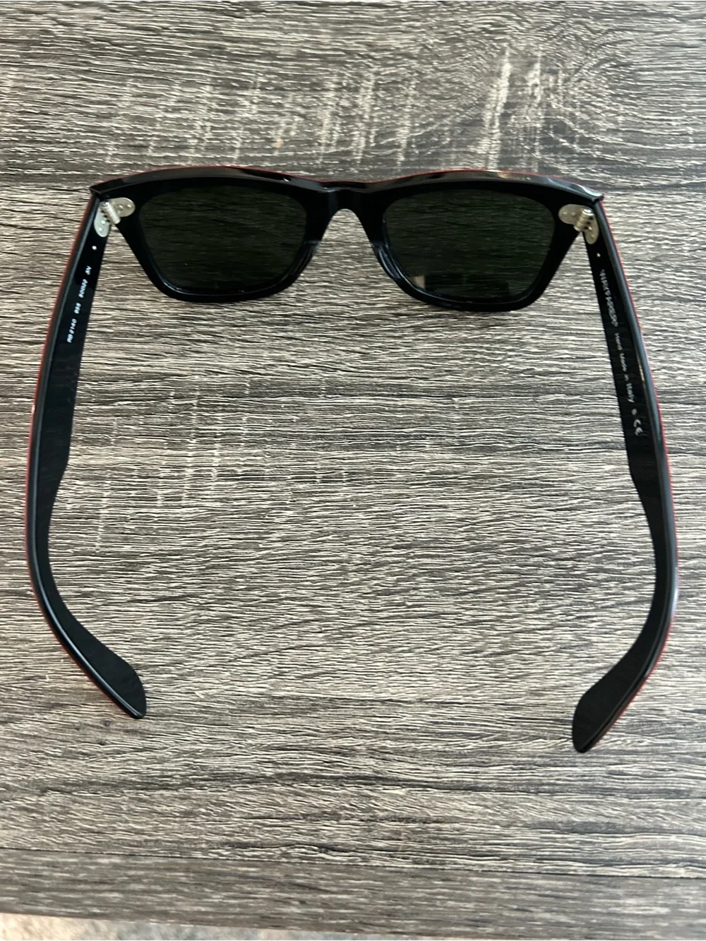 Ray-Ban bold red